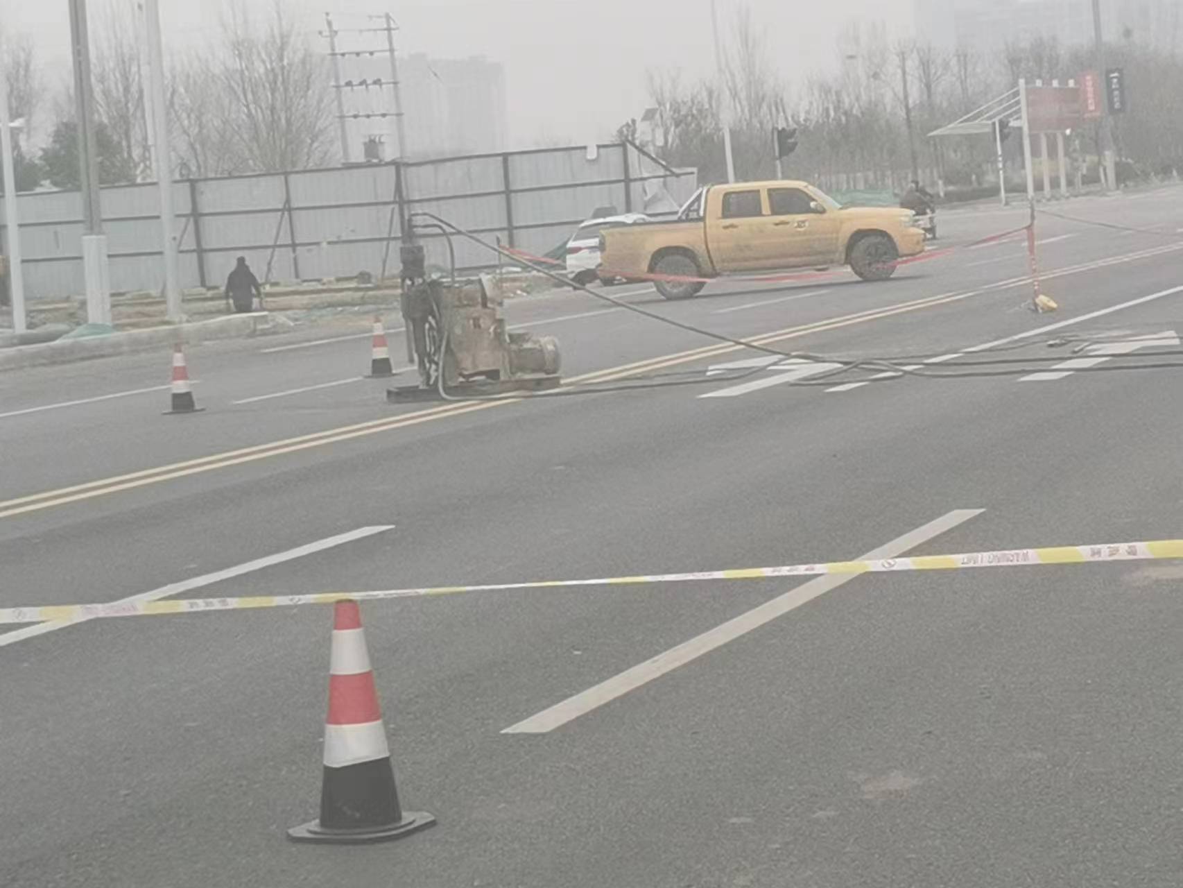 让胡路公路路基沉陷注浆
